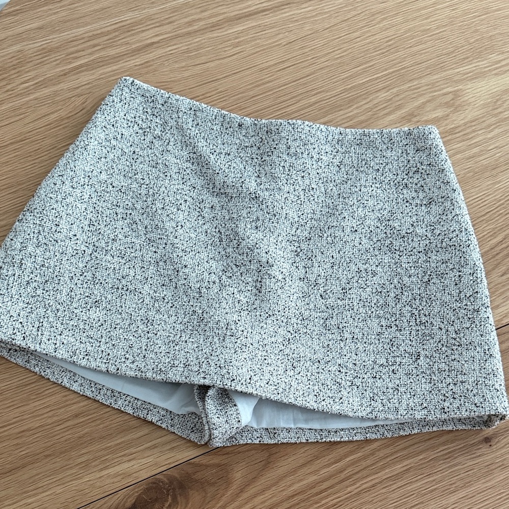 Aritzia Skort